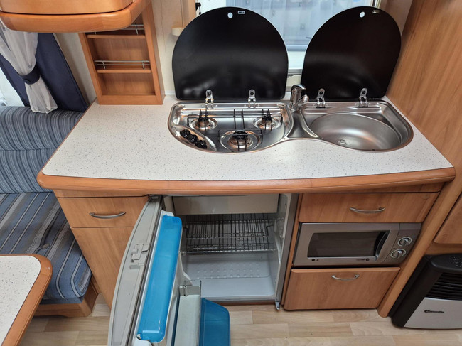 Hobby 540 TK-ULA Stapelbed met kinderkamer, Airco+DWT luifel foto: 10