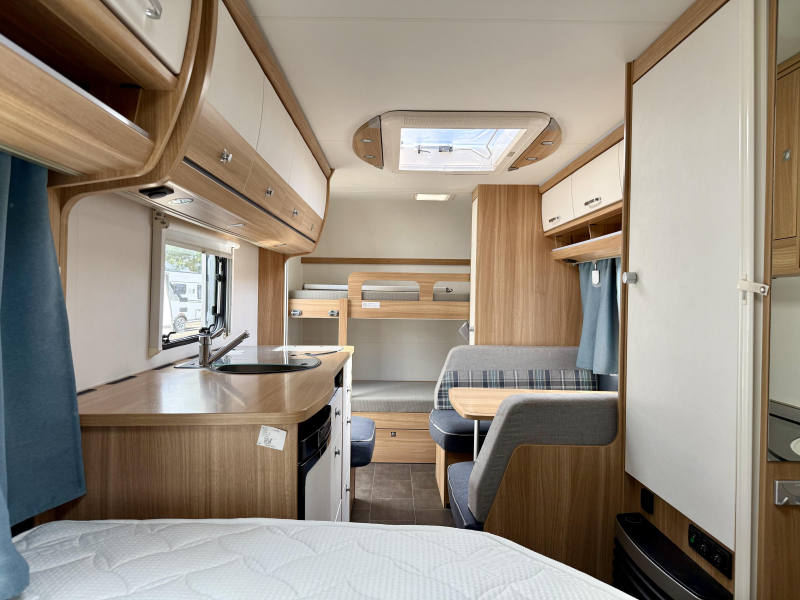 Dethleffs Camper 530 FSK mover/voortent/ATC/luifel  foto: 11