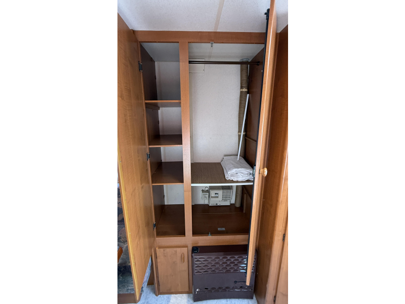 Hobby Excellent 470 rondzit bed toilet 