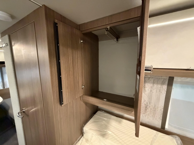 Tabbert Cazadora 460 E enkele bedden  foto: 17