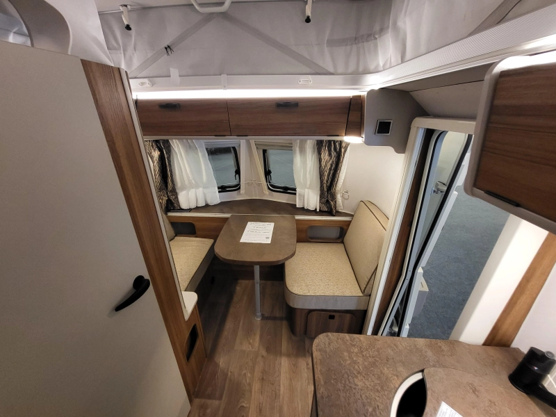 Eriba Touring 542 af fabriek super compleet  foto: 12