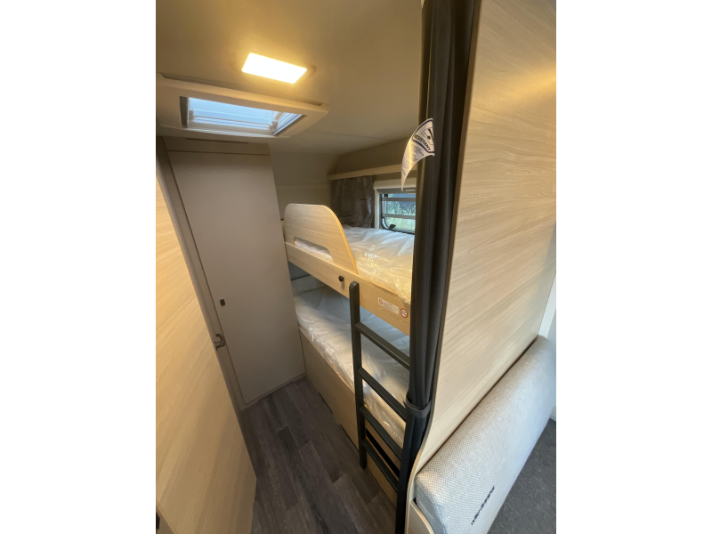 Weinsberg CaraLife 500 QDK STAPELBED-AIRCO  foto: 10