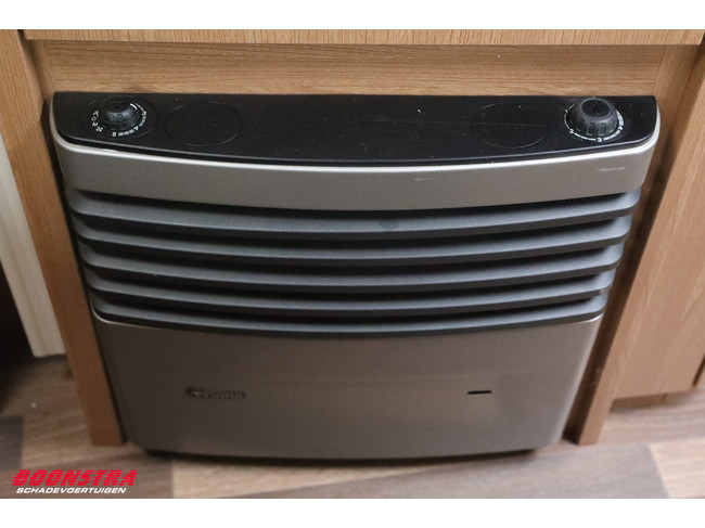 Knaus Sport 450 FU Middenkeuken Rondzit foto: 21