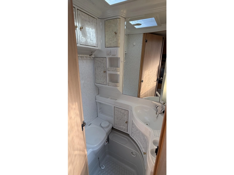 Hobby De Luxe 540 UK kinderkamer rondzit  foto: 9