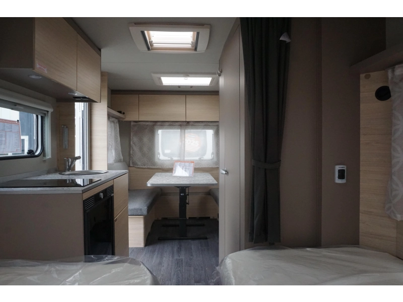 Weinsberg CaraCito 470 EU 1500kg/AIRCO/VLOERVERW.  foto: 10