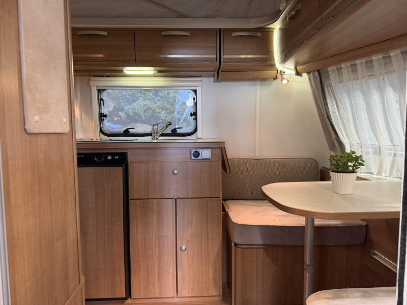 Eriba Touring Triton 410 mover / hefdak  foto: 10