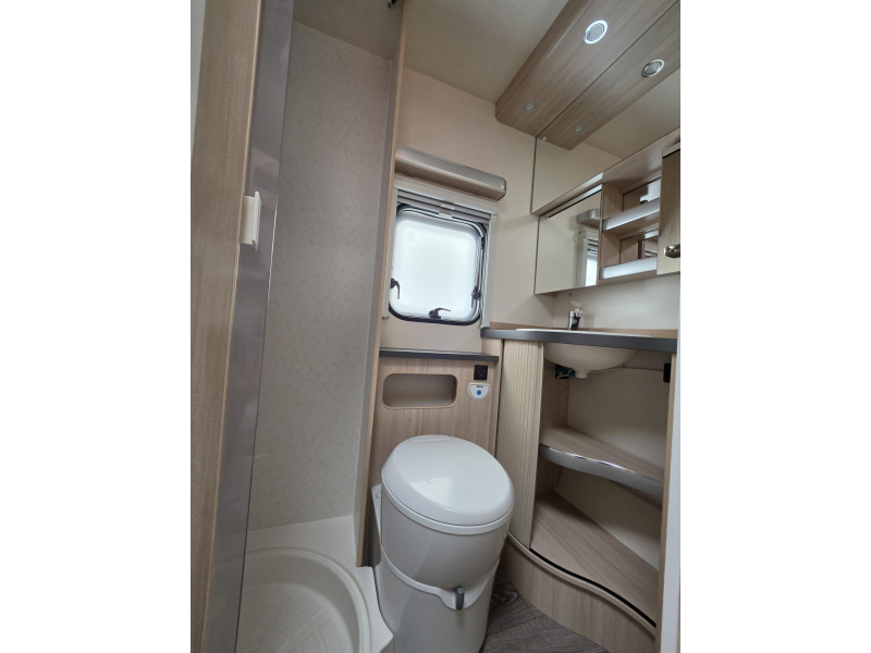 Hobby De Luxe Edition 545 KMF Nieuwe voortent, Mover  foto: 11