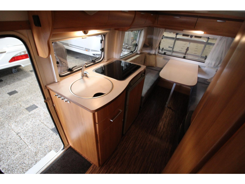 Eriba Touring Triton 430 GT Hefdak, Mover, Voortent  foto: 9