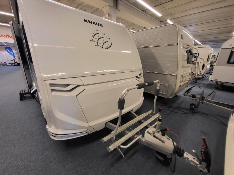 Knaus Sport 450 FU nieuwstaat  foto: 1