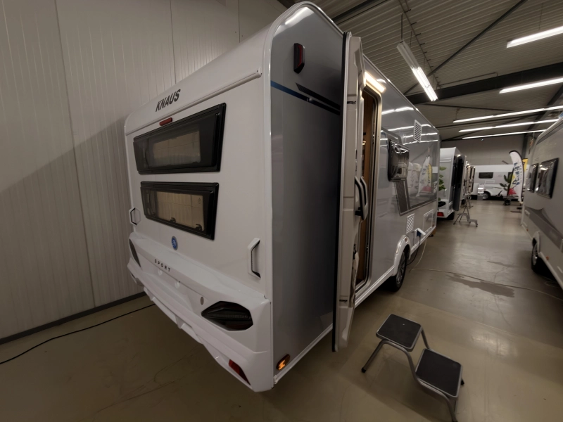 Knaus Sport Platinum 500 QDK Platinum+vloer+1800KG  foto: 2