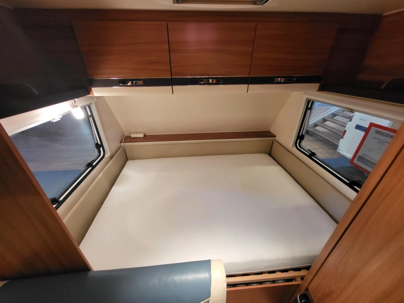 Weinsberg CaraOne 420 QD met Unico Verona  foto: 12
