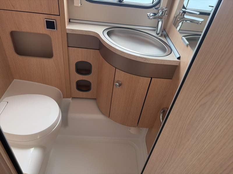 Eriba Nova 530 GL Zeer compleet!!!  foto: 4