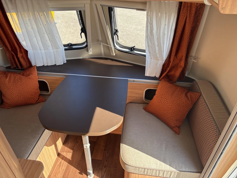 Eriba Touring Triton 430 GT Luifel Fietsendrager 2016  foto: 5