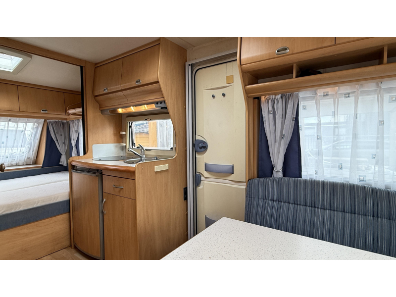 Hobby De luxe Easy 450 UF dwars bed rondzit toilet  foto: 6