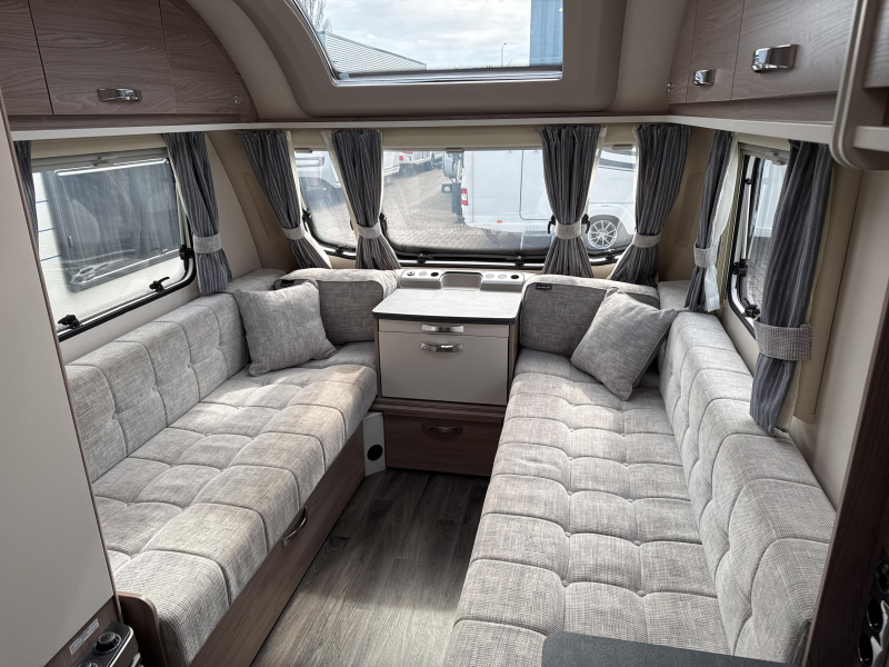 Sprite Mondial 370 EK Thule cassetteluifel  foto: 2