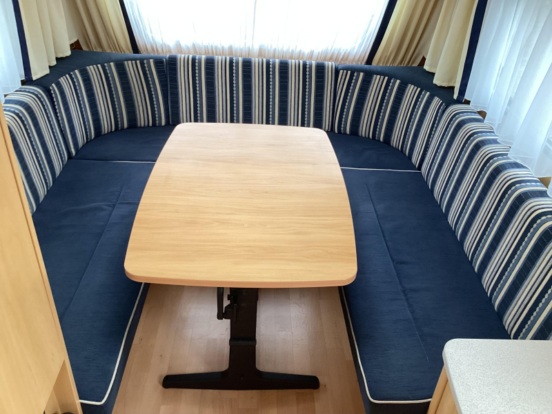 Dethleffs Camper 395 HK mover  foto: 2