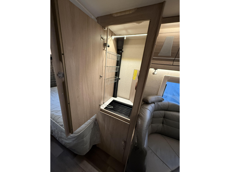 Kabe Royal 780 TDL Front Kitchen - Compleet  foto: 18