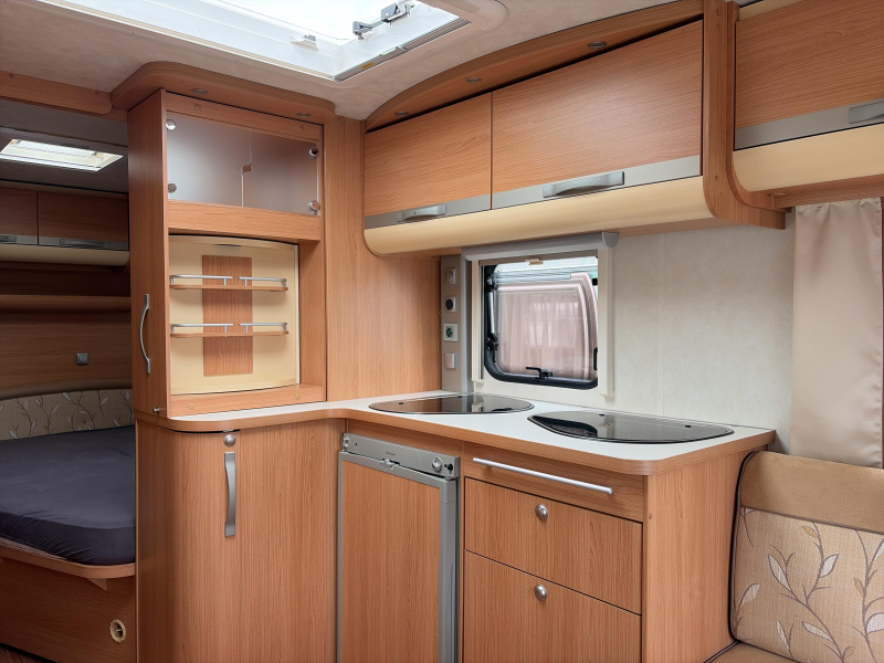 Adria Adora 512 UP Mover/Luifel/Fietsdr.  foto: 6