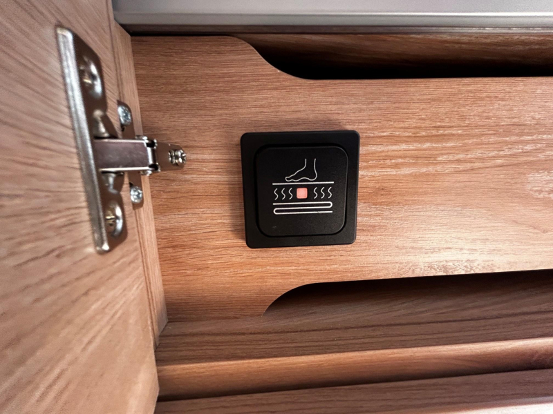 Knaus Sudwind Black Selection 450 FU Tijdelijk Voordeelpakket  foto: 14