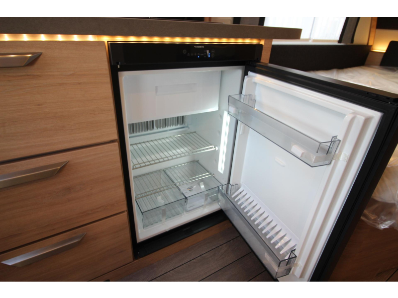 Knaus Sudwind Black Selection 450 FU Frans bed & rondzit!  foto: 15