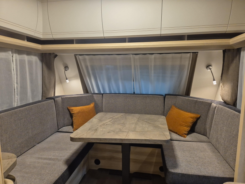 Hobby De Luxe 460 LU 