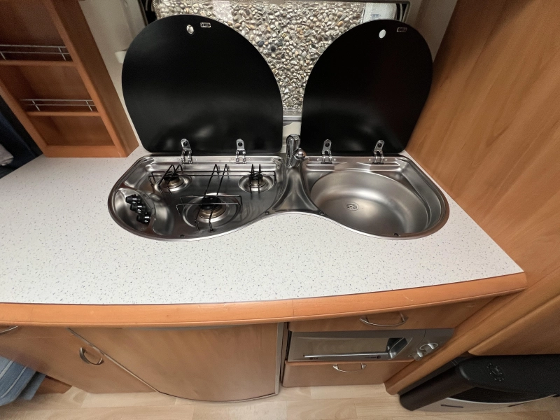 Hobby De luxe Easy 540 UL enkele Bedden Mover Airco  foto: 7