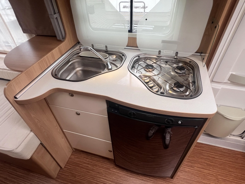 TEC Travel King 470 E zit enkele bedden toilet  foto: 7