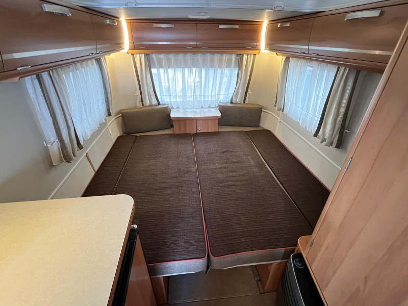 Eriba Touring Triton 420 mover, luifel, fietsenrek  foto: 2