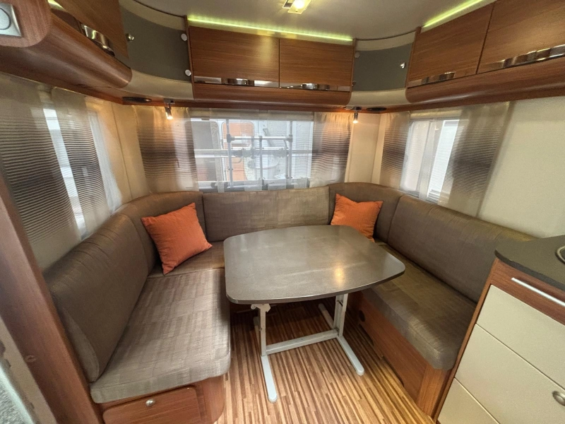 Adria Adora 462 PU voortent, fietsenrek.  foto: 6