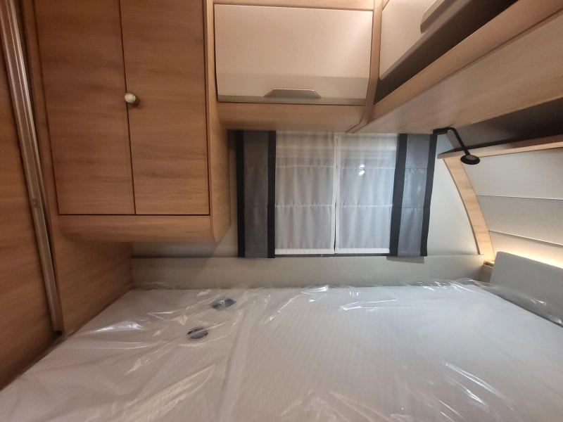 Knaus Sudwind Black Selection 460 EU mooi compleet af fabriek  foto: 19