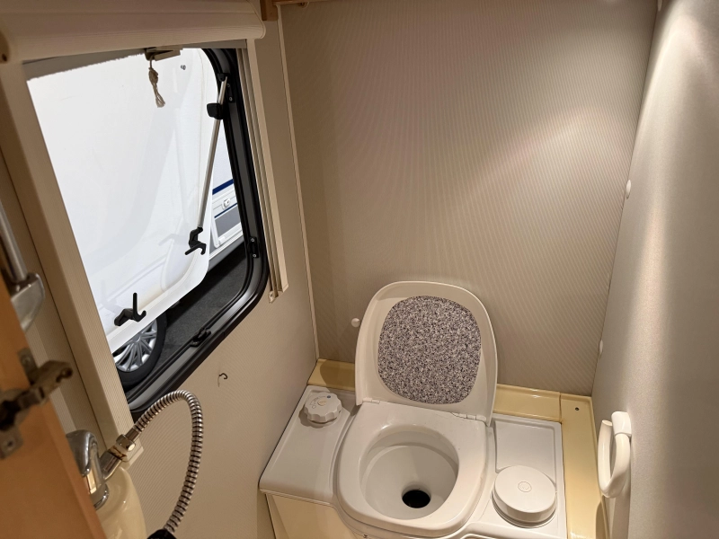 Dethleffs Camper 510 DB FRANSBED RONDZIT LUIFEL  foto: 12