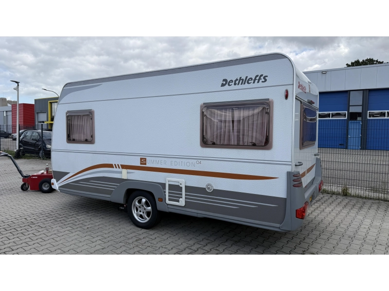 Dethleffs Summer Edition 430 DB vast bed rondzit toilet  foto: 12