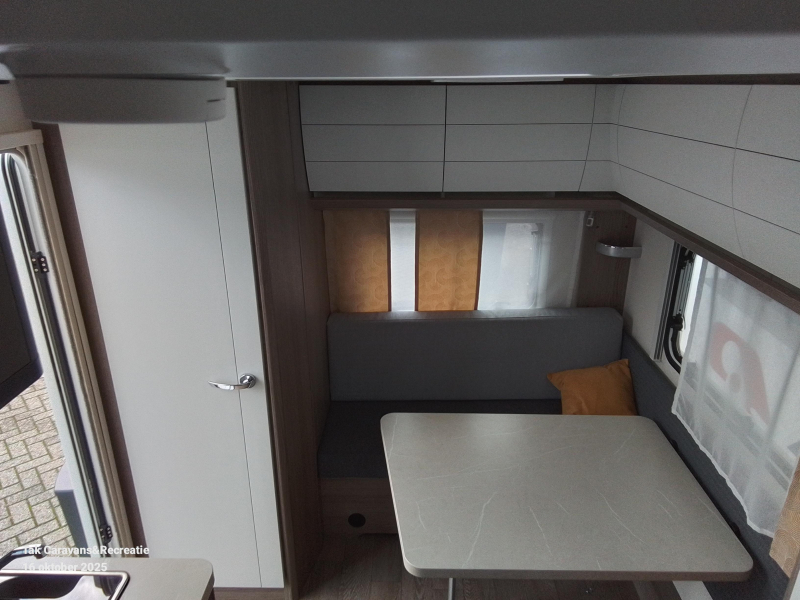 Hobby On Tour 390 SF compacte caravan  foto: 6