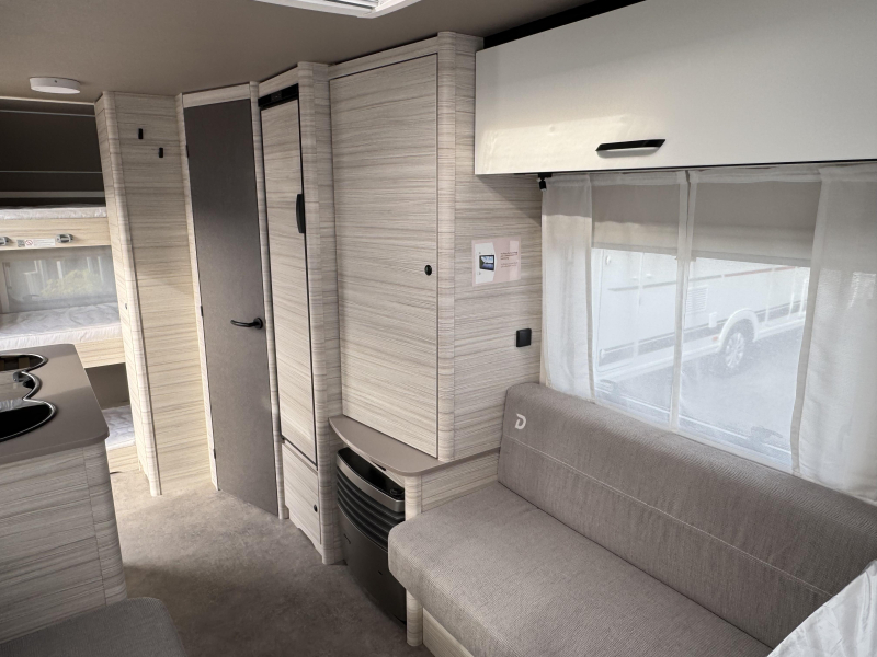 Dethleffs C'Joy 480 QLK Stapelbed met 3 bedden  foto: 4
