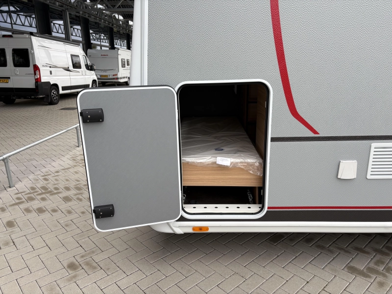 Dethleffs Summer Edition 500 QSK stapelbed / dwarsbed  foto: 9