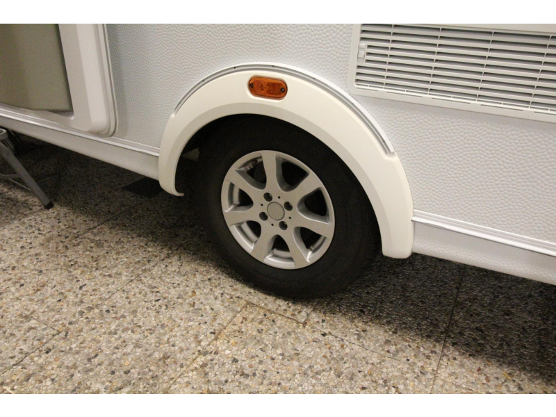 Knaus Sport Special 420 QD Voortent, Fietsenrek, LMV  foto: 19