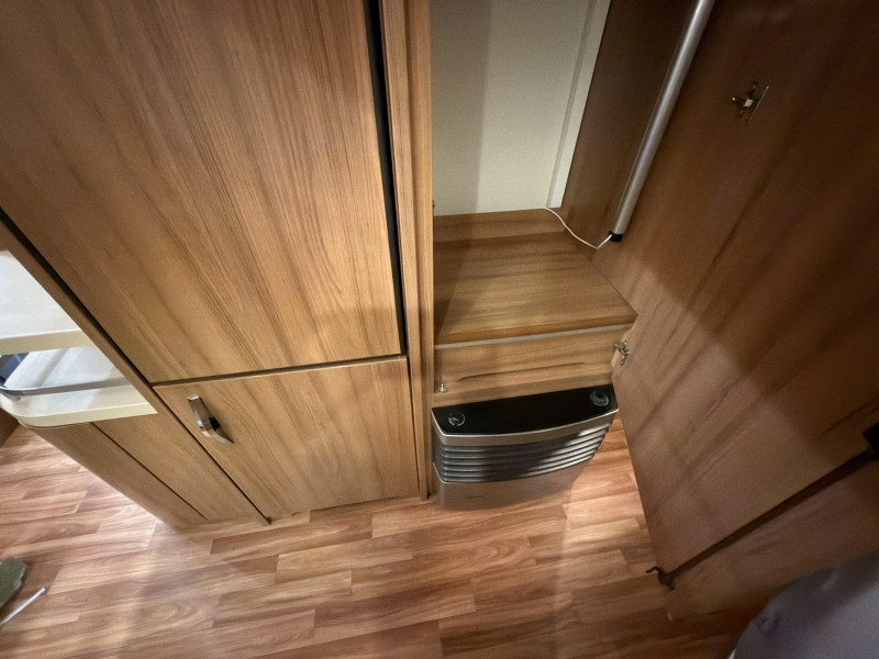 Knaus Sudwind Exclusive 580 UF mover+voortent+bankairco  foto: 15