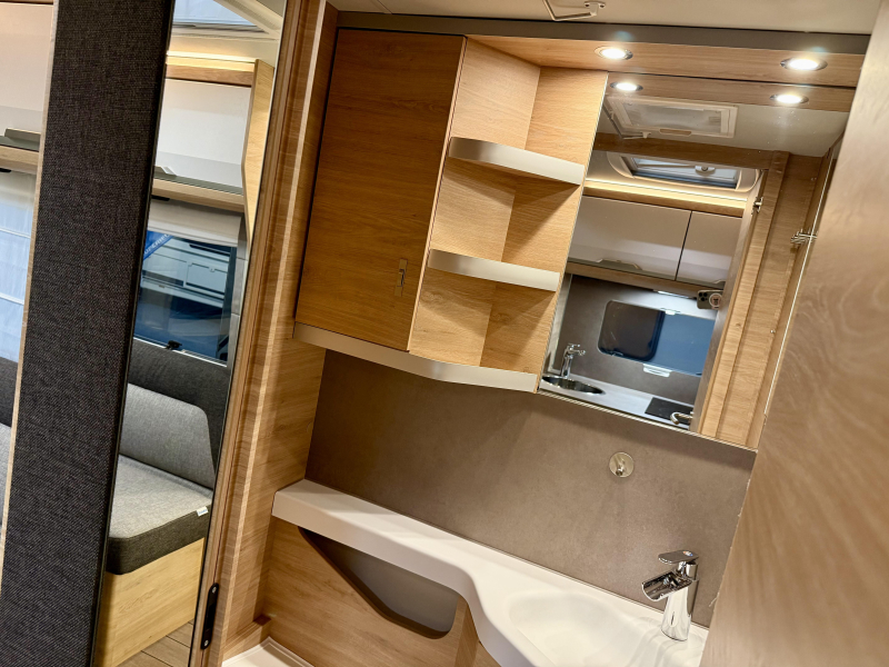 Knaus Sudwind 60 Years 460 EU E-Power super compleet  foto: 16