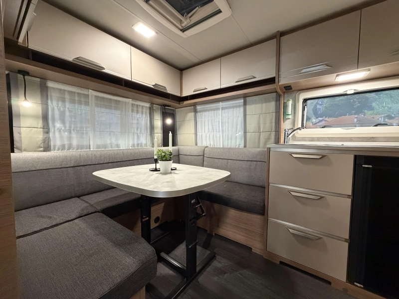 Knaus Sport 450 FU voortent opblaasbaar - FD  foto: 9
