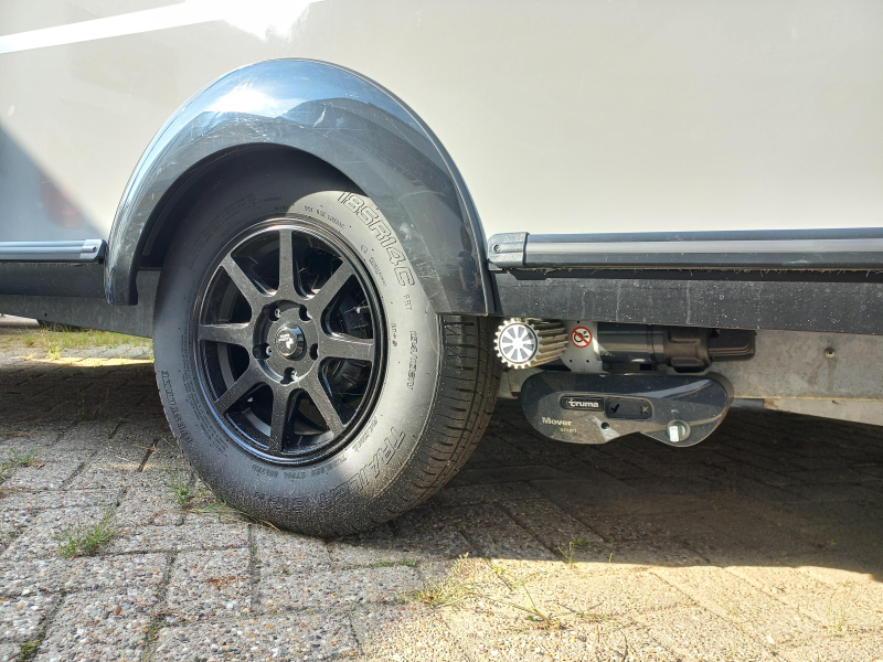 Caravelair Sport Line 476 mover-voortent-airco  foto: 2