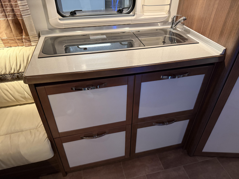 Bürstner Trecento 525 TL 2 BEDDEN RONDZIT TOPSTAAT  foto: 11