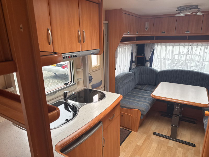 Hobby De luxe Easy 495 UL Mover/Fietsdr./Voortent  foto: 5