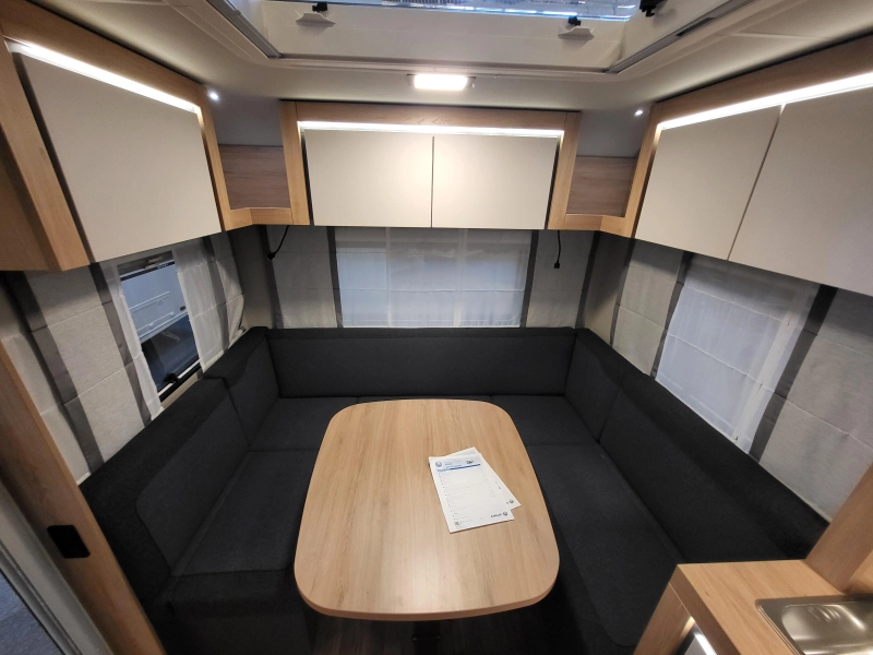 Knaus Sport 450 FU af fabriek mooi compleet  foto: 8