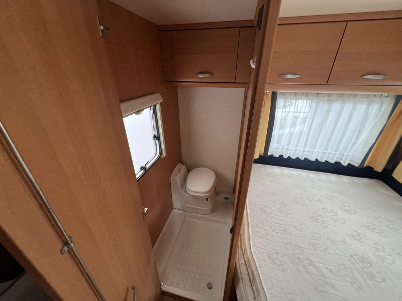 Knaus Sport Premium Line 450 FU Isabella Voortent Mover  foto: 10