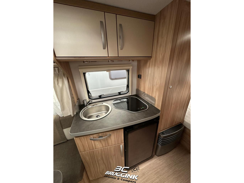 Eriba Nova Light 470 ENKELE BEDDEN 1.500 KG 