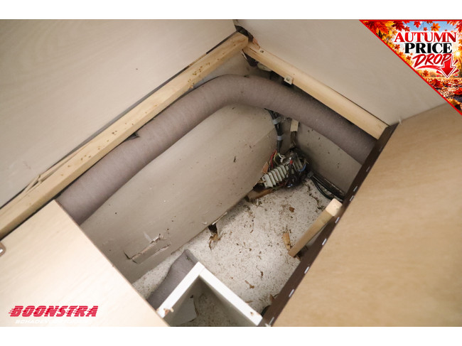 Dethleffs RB 5A Dwarsbed Middenkeuken foto: 18
