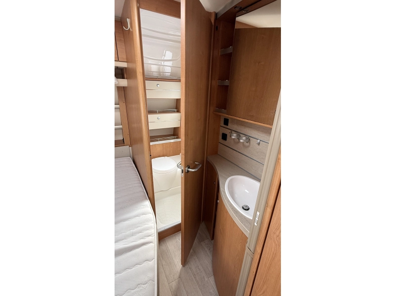 Fendt Saphir 465 SFB frans bed rondzit toilet 