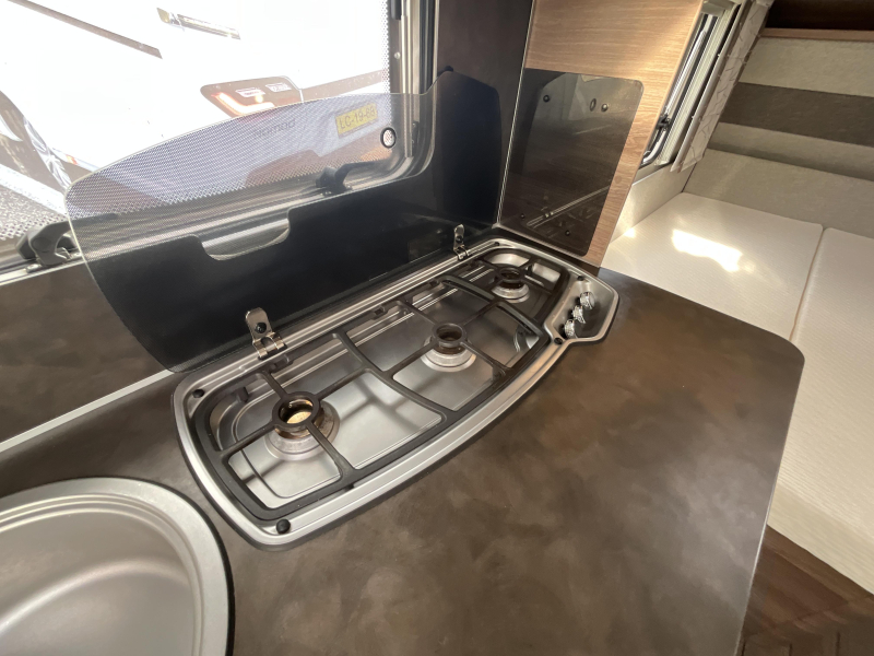 Knaus Sport Silver Selection 450 FU VOORTENT-LUIFEL-NETJES  foto: 6