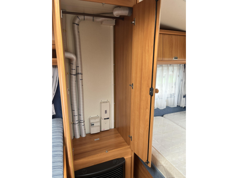 Hobby De luxe Easy 400 SF - Bankairco - Voortent -  foto: 7