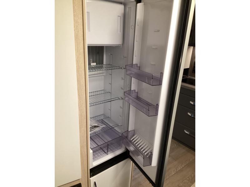 Hobby De Luxe 460 SFF Vrijstaand bed/ Douche  foto: 11